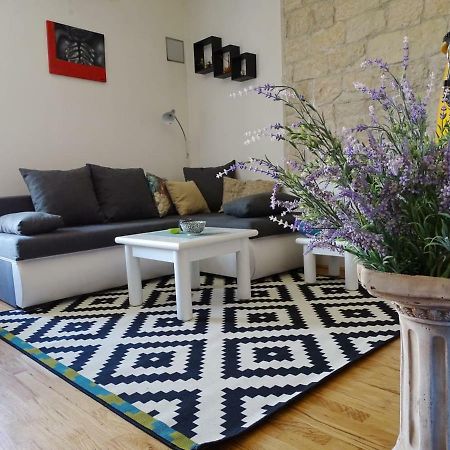 Apartment Naita Sinj Extérieur photo