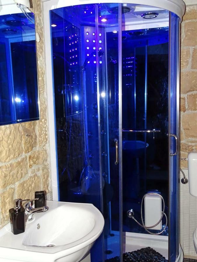 Apartment Naita Sinj Extérieur photo