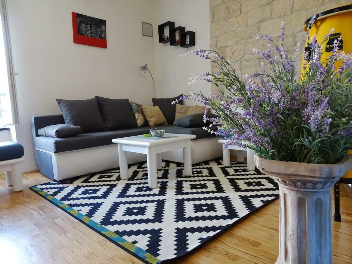 Apartment Naita Sinj Extérieur photo