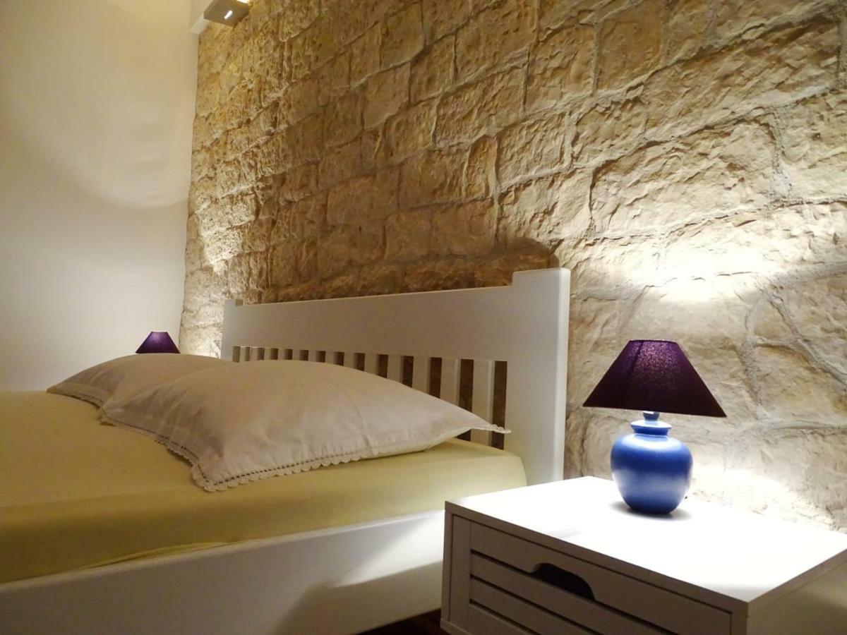 Apartment Naita Sinj Extérieur photo