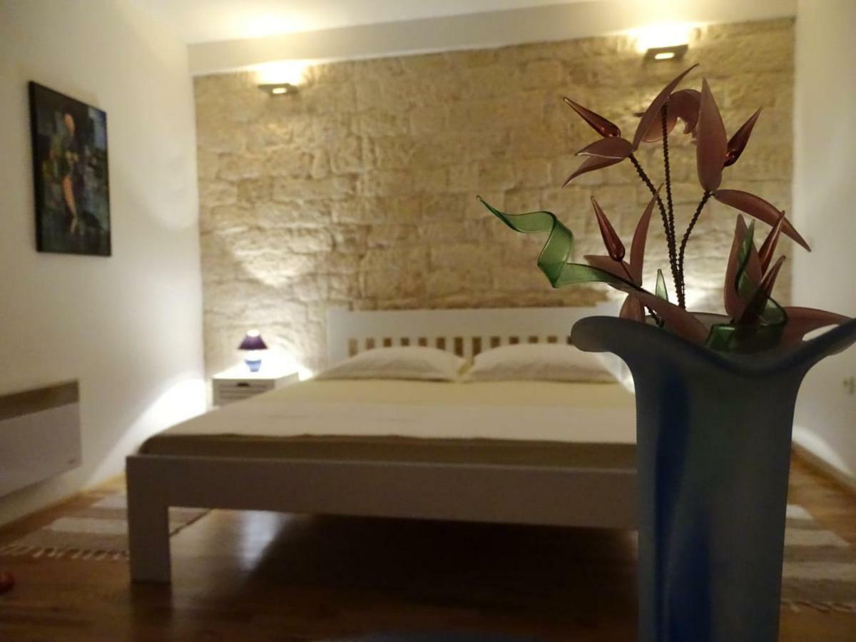 Apartment Naita Sinj Extérieur photo